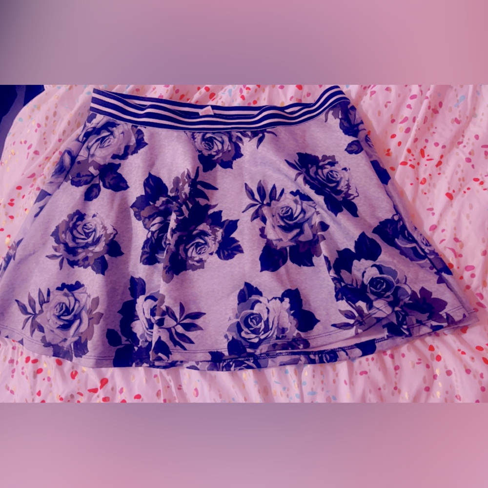 Gray&Black flower skirt with black shorts underneath